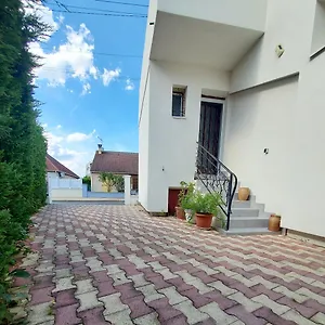 appartement-meuble-avec-deux-chambres.hotels-rhonealpes.com/