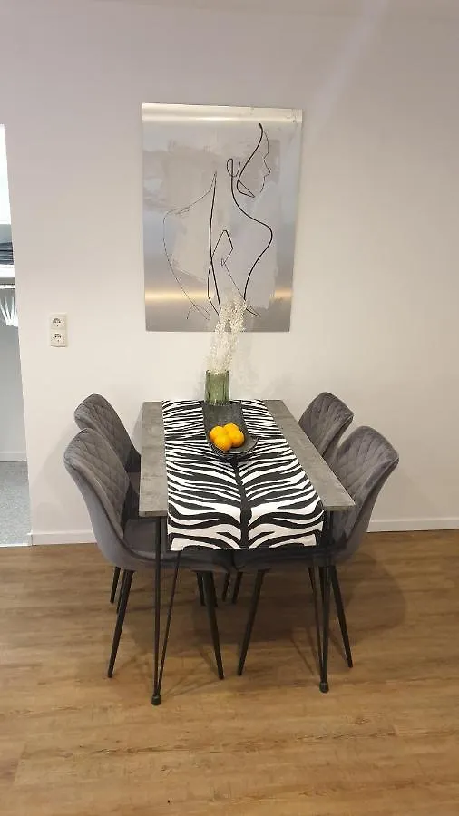 Apartment Airport Κολωνία